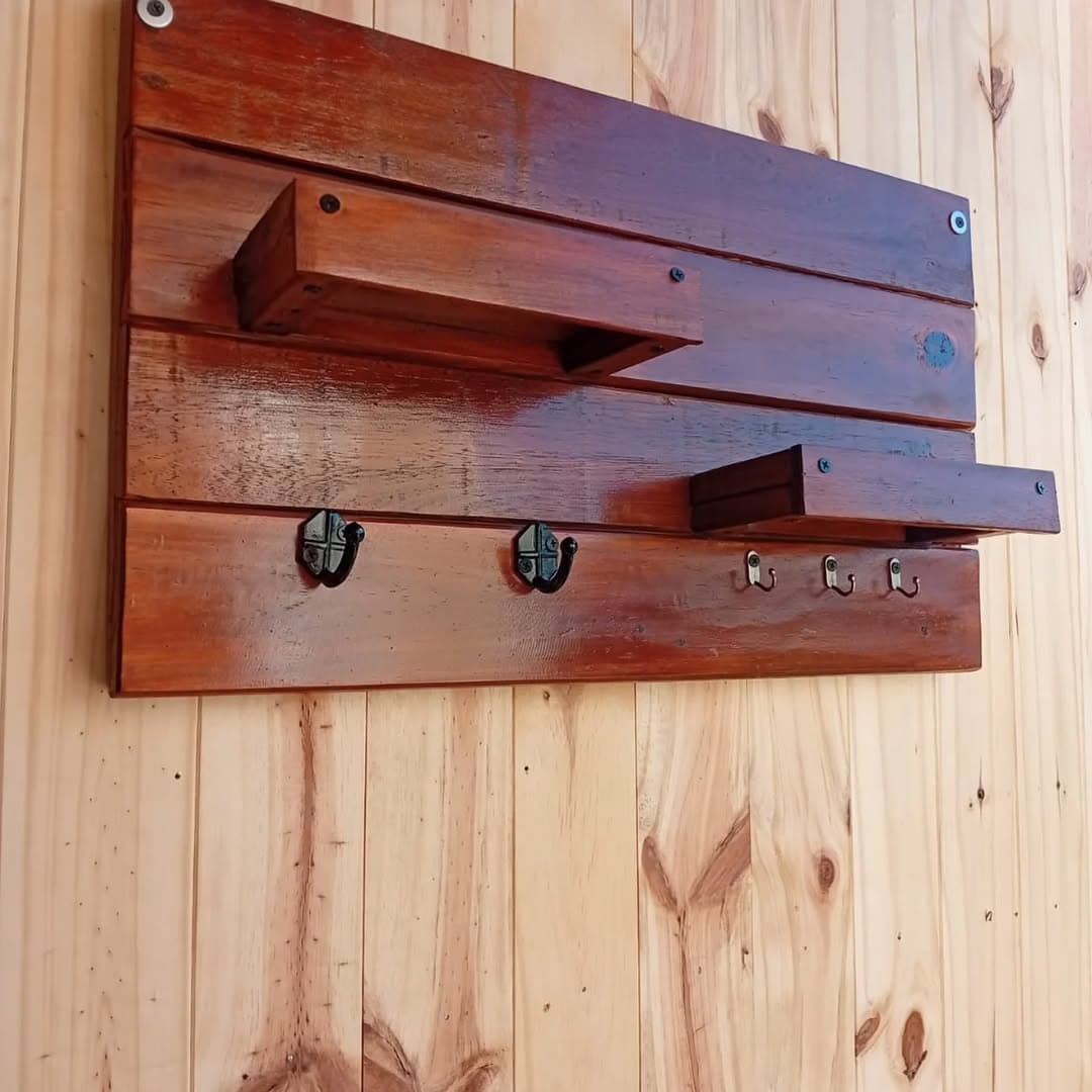 Organizador de pared con estante — foto 1 de 3